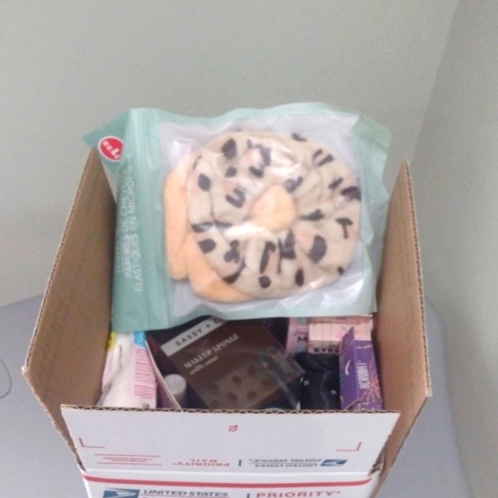 Makeup Mystery Box 🎁 Full Sized Approx 30